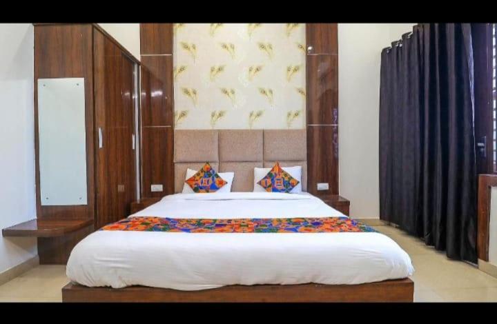 Mohan Palace Guest house